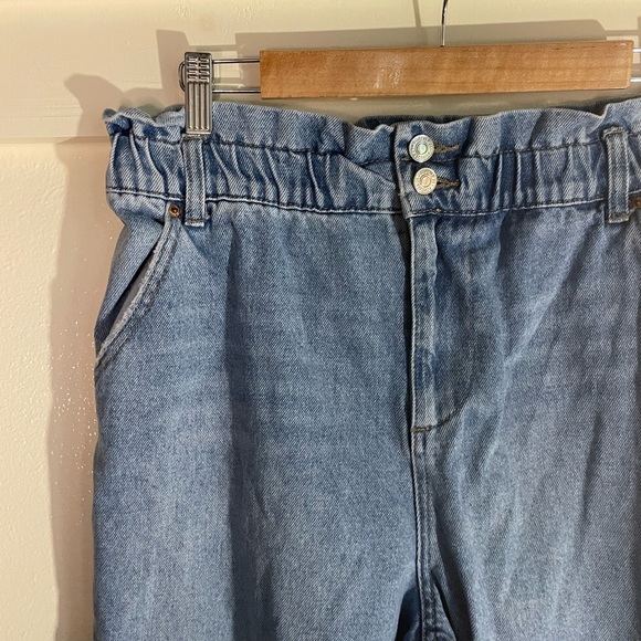 Forever 21 L High Rise Paper bag Straight Leg Mom Jeans - Picture 5 of 11